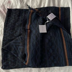 BNWT Etereo Scarf